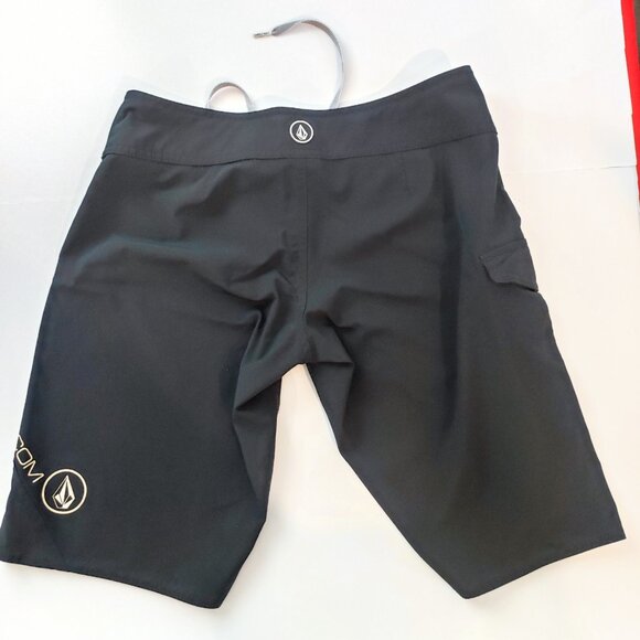 Volcom board short Pure FUNction black men's size 30 - Picture 3 of 14